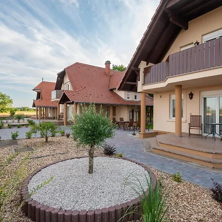 Trio Relax Daire Kiskunmajsa